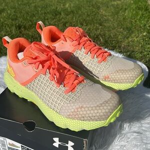 Under Armour Unisex HOVR DS Ridge TR Trail Running Shoe Mens 7.5 Womens 9 NEW